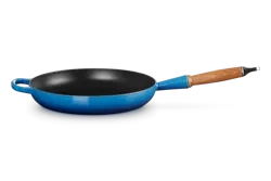 Le Creuset - patelnia żeliwna z drewnianym uchwytem 26 cm Azure